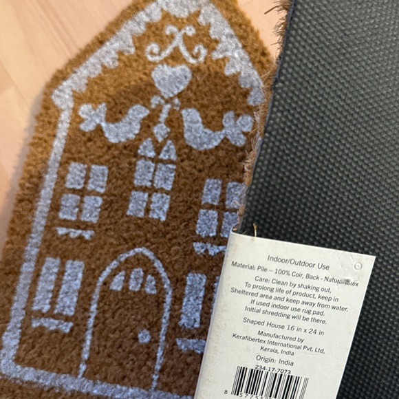 Target Bullseye’s Doormat shaped house - Picture 3 of 8